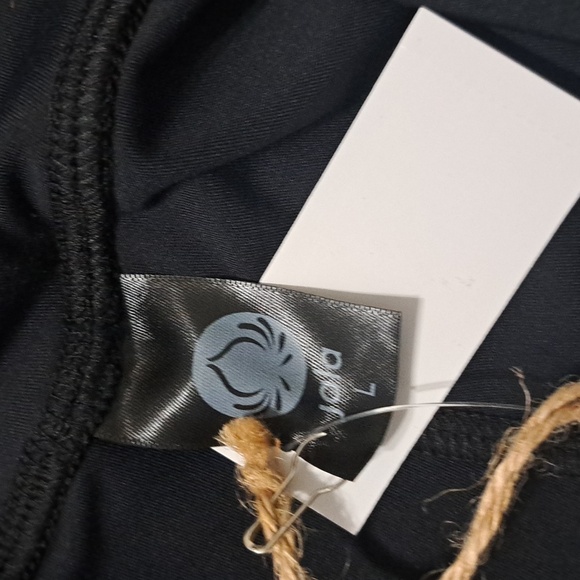 Jala Super Flare Legging - Picture 10 of 14